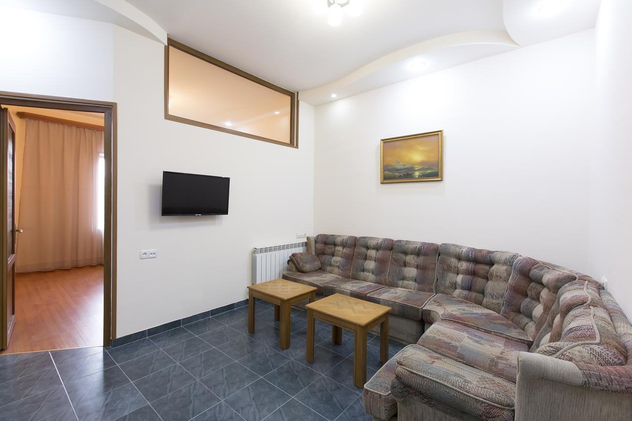 Umba Apartment N1 - 2 Bedrooms Yerevan Exterior photo